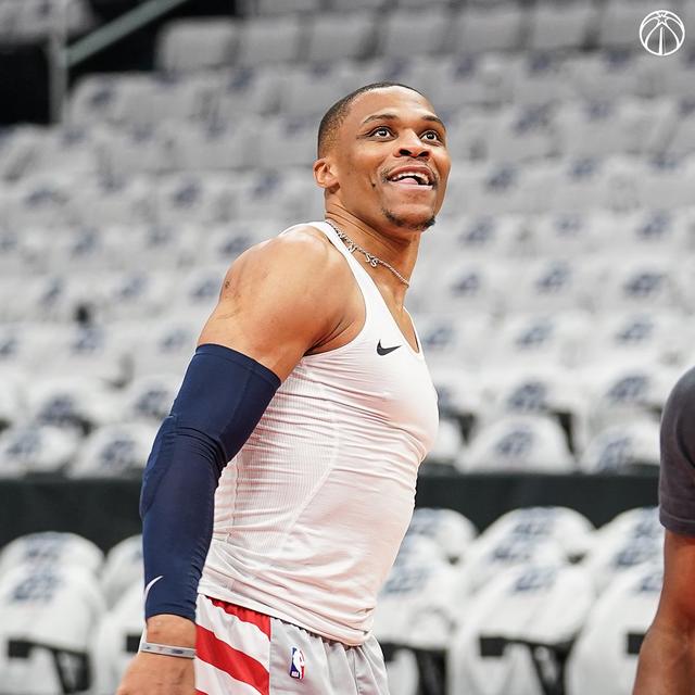 这也行？今晨罗马手感冰凉尼斯围绕NBA总决赛官宣签约，赛前瓦伦西亚完成体检的简单介绍